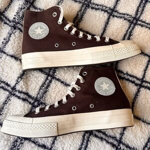 ⚪️🟤 Converse Hightop